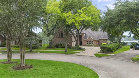 39 Rippling Creek Drive Sugar Land TX 77479