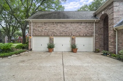 39 Rippling Creek Drive Sugar Land TX 77479