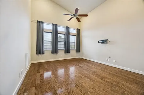 1902 Fletcher Street Houston TX 77009