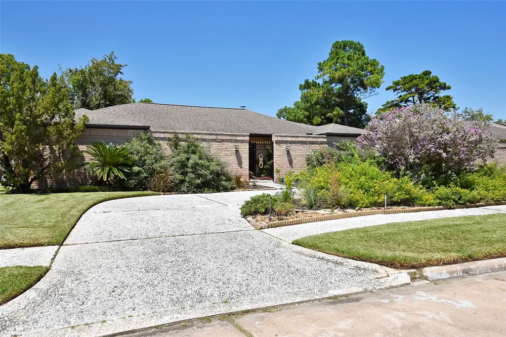 11418 Lakeside Place Drive Houston TX 77077