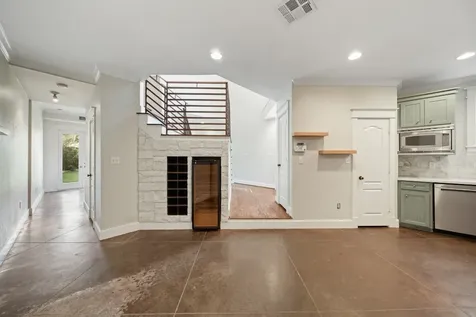 513 W 22nd Street Houston TX 77008