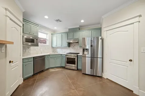 513 W 22nd Street Houston TX 77008