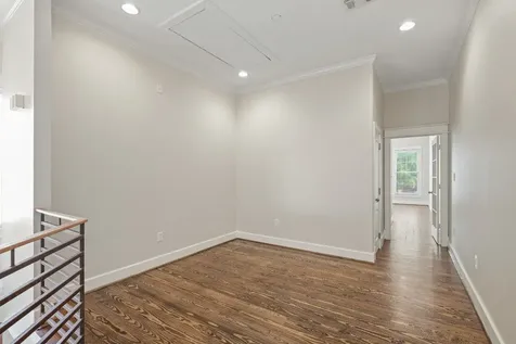 513 W 22nd Street Houston TX 77008