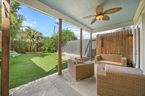 513 W 22nd Street Houston TX 77008