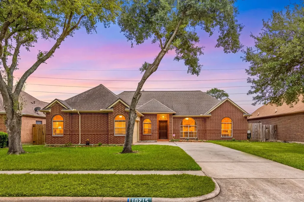 10215 Hedge Way Drive Houston TX 77065