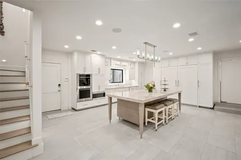 11518 Shadow Way Houston TX 77024