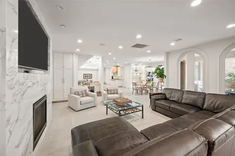 11518 Shadow Way Houston TX 77024