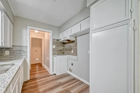 5606 Elm Springs Drive Houston TX 77048