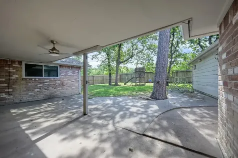 1218 Glouchester Lane Houston TX 77073