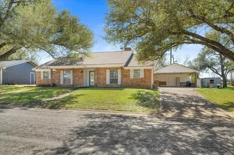 721 Concordia B Drive Bellville TX 77418