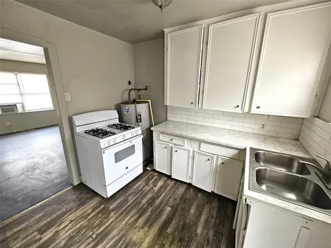 1135 5th Avenue N Texas City TX 77590