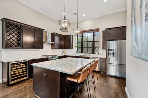 5303 Weslayan Street Houston TX 77005