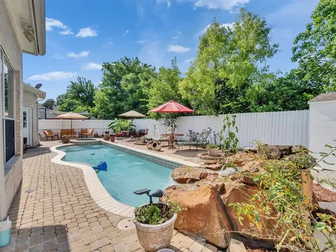 1922 Oakwood Court Drive Baytown TX 77521