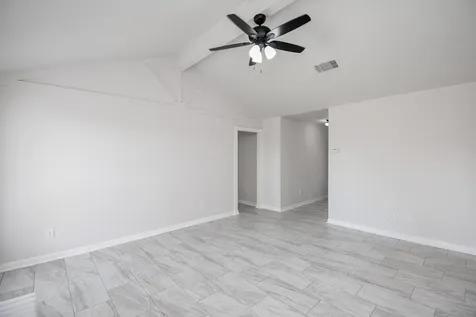9527 Kingsvalley Street Houston TX 77075