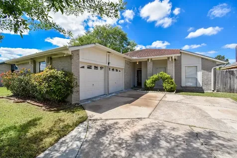 9527 Kingsvalley Street Houston TX 77075