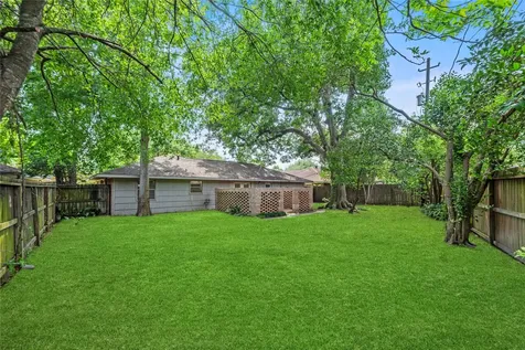 6110 Shadow Crest Street Houston TX 77074