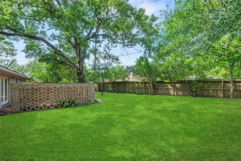 6110 Shadow Crest Street Houston TX 77074