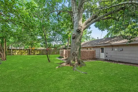 6110 Shadow Crest Street Houston TX 77074