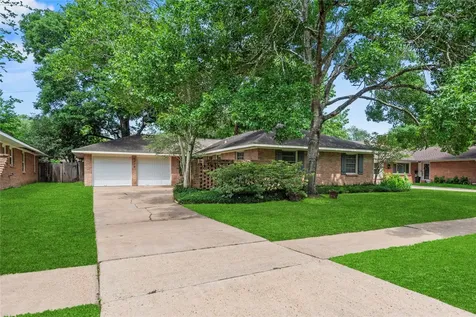 6110 Shadow Crest Street Houston TX 77074