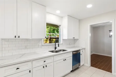 6110 Shadow Crest Street Houston TX 77074