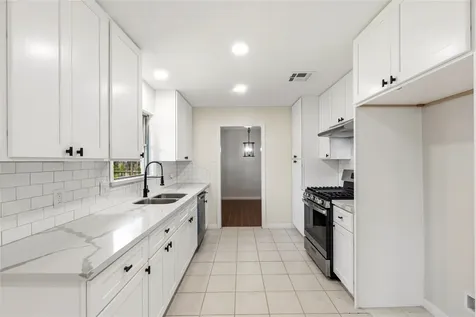6110 Shadow Crest Street Houston TX 77074