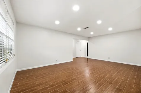 6110 Shadow Crest Street Houston TX 77074