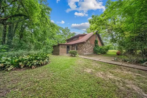 277 Cr 3520 Broaddus TX 75929