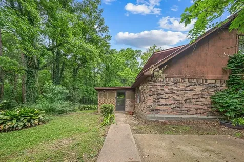277 Cr 3520 Broaddus TX 75929