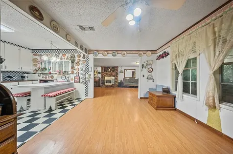 277 Cr 3520 Broaddus TX 75929