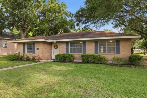 600 Spinn Street Brenham TX 77833