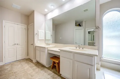 18 Arbor Bend Drive Houston TX 77070