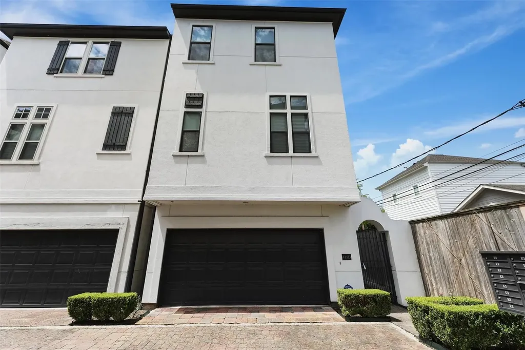 411 W 17th Street D Houston TX 77008