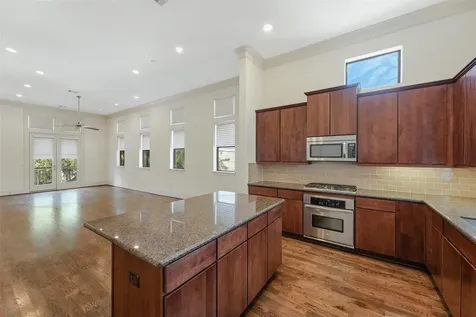 411 W 17th Street D Houston TX 77008