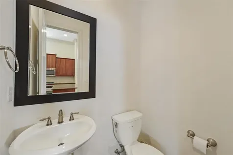 411 W 17th Street D Houston TX 77008