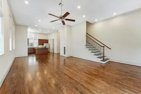 411 W 17th Street D Houston TX 77008