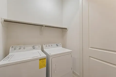 411 W 17th Street D Houston TX 77008