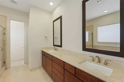 411 W 17th Street D Houston TX 77008