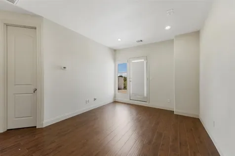 411 W 17th Street D Houston TX 77008
