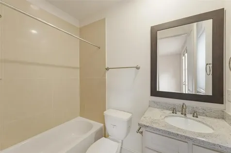 411 W 17th Street D Houston TX 77008
