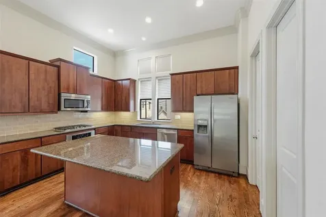 411 W 17th Street D Houston TX 77008