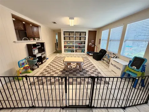 102 S Mattson Street West Columbia TX 77486