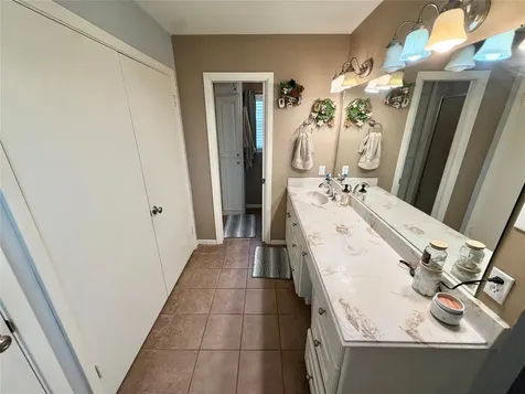 102 S Mattson Street West Columbia TX 77486