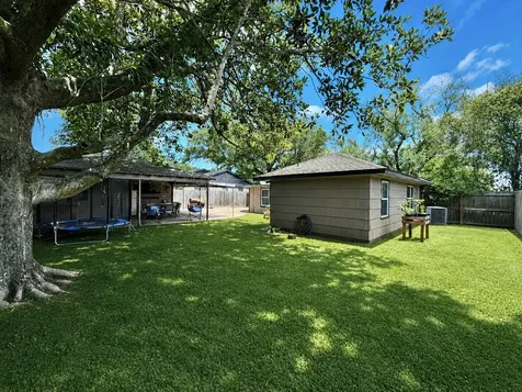 102 S Mattson Street West Columbia TX 77486