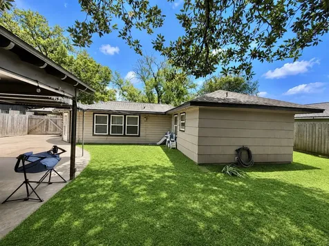 102 S Mattson Street West Columbia TX 77486