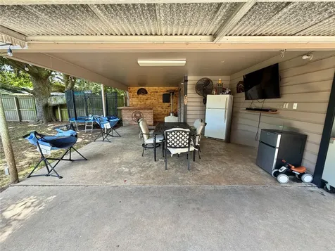 102 S Mattson Street West Columbia TX 77486