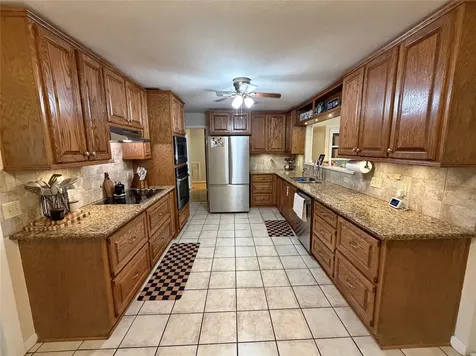 102 S Mattson Street West Columbia TX 77486