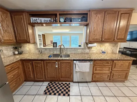 102 S Mattson Street West Columbia TX 77486