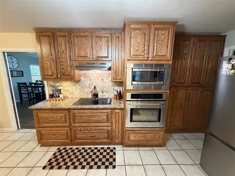 102 S Mattson Street West Columbia TX 77486