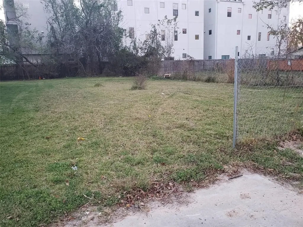1309 Wichman Street Houston TX 77007