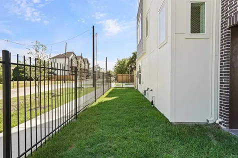 2905 Nagle Street Houston TX 77004
